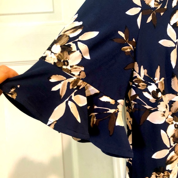 Beautiful dress Tommy Hilfiger.                              Size 8 . - Picture 3 of 7